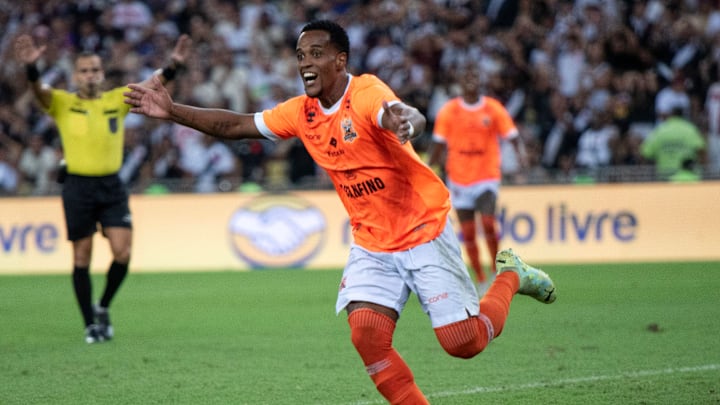 Xandinho é um dos destaques do surpreendente Nova Iguaçu