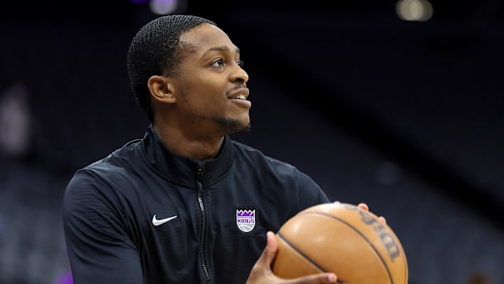 Dec 16, 2024; Sacramento, California, USA; Sacramento Kings guard De'Aaron Fox (5) warms up before the game against the Denver Nuggets at Golden 1 Center. Mandatory Credit: Sergio Estrada-Imagn Images