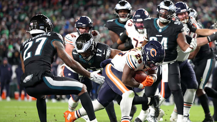 Kyle Monangai burrows into the end zone for a 4-yard TD in the Bears' victory over the Eagles.
