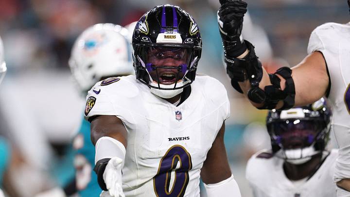 Baltimore Ravens inside linebacker Roquan Smith (0) reacts during the second quarter against the Miami Dolphins at Hard Rock Stadium. Mandatory Credit: Nathan Ray Seebeck-Imagn Images Baltimore Ravens inside linebacker Roquan Smith (0) reacts during the second quarter against the Miami Dolphins at Hard Rock Stadium. Mandatory Credit: Nathan Ray Seebeck-Imagn Images