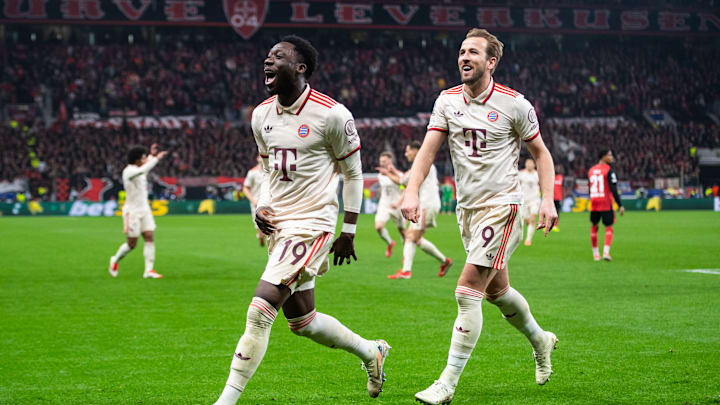 Alphonso Davies (l.) und Harry Kane (r.) Alphonso Davies (l.) und Harry Kane (r.)