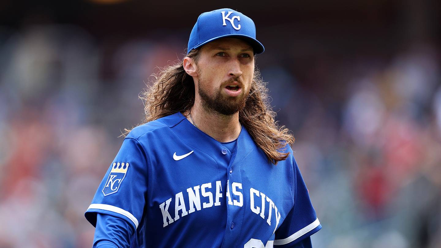 Sources: Matt Strahm undergoes season-ending knee surgery, will be ready for 2027