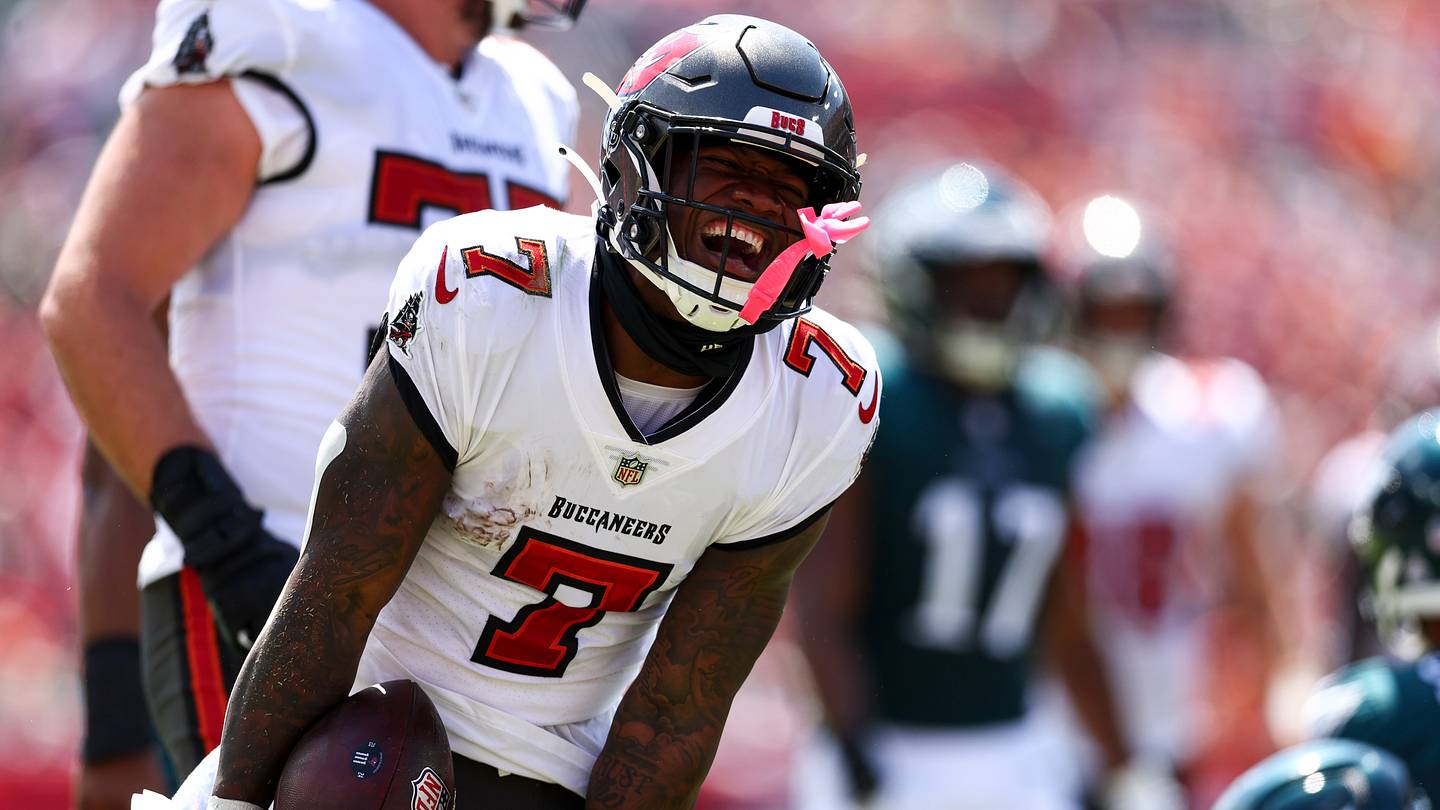 Buccaneers Aim for Playoff Security Against Struggling Saints
