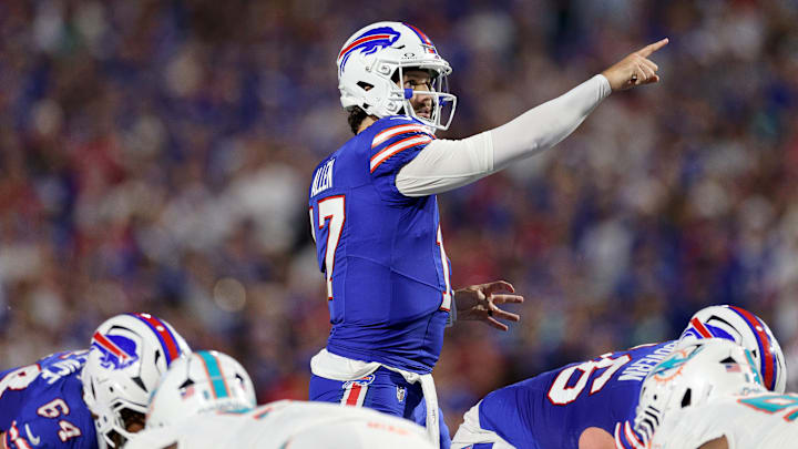 Miami Dolphins v Buffalo Bills