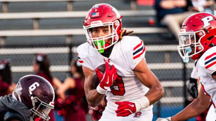 #3 Justin Griffin rushing in the victory vs Clifton. 9/12/2025