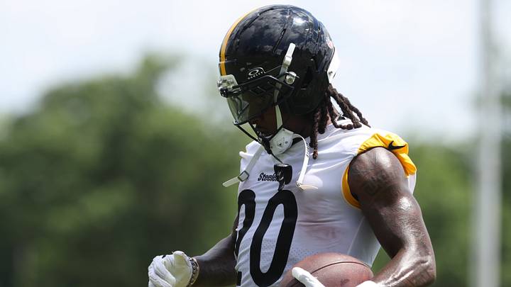 Jul 30, 2026; Latrobe, PA, USA;  Pittsburgh Steelers running back Kaleb Johnson (20) participates in training camp drills at Saint Vincent College. Mandatory Credit: Charles LeClaire-Imagn Images