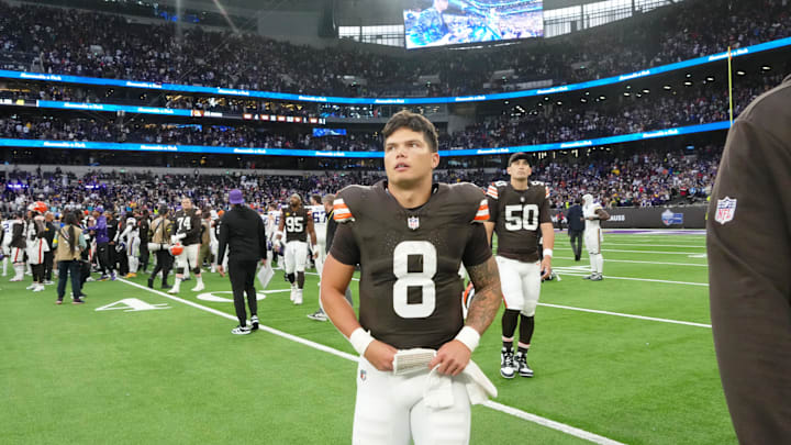 Oct 5, 2025; Tottenham, United Kingdom; Cleveland Browns quarterback Dillon Gabriel (8) walks off the field after their loss against the Minnesota Vikings in an NFL International Series game at Tottenham Hotspur Stadium. Mandatory Credit: Kirby Lee-Imagn Images Oct 5, 2025; Tottenham, United Kingdom; Cleveland Browns quarterback Dillon Gabriel (8) walks off the field after their loss against the Minnesota Vikings in an NFL International Series game at Tottenham Hotspur Stadium. Mandatory Credit: Kirby Lee-Imagn Images