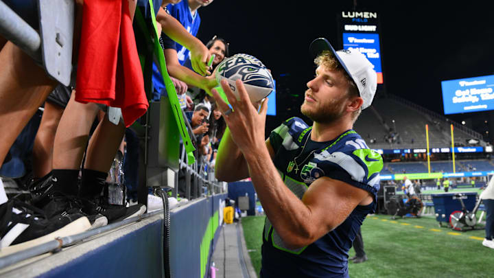 Aug 7, 2025; Seattle, Washington, USA; Seattle Seahawks wide receiver Cooper Kupp (10) interacts with fans after the game against the Las Vegas Raiders at Lumen Field. Mandatory Credit: Steven Bisig-Imagn Images Aug 7, 2025; Seattle, Washington, USA; Seattle Seahawks wide receiver Cooper Kupp (10) interacts with fans after the game against the Las Vegas Raiders at Lumen Field. Mandatory Credit: Steven Bisig-Imagn Images