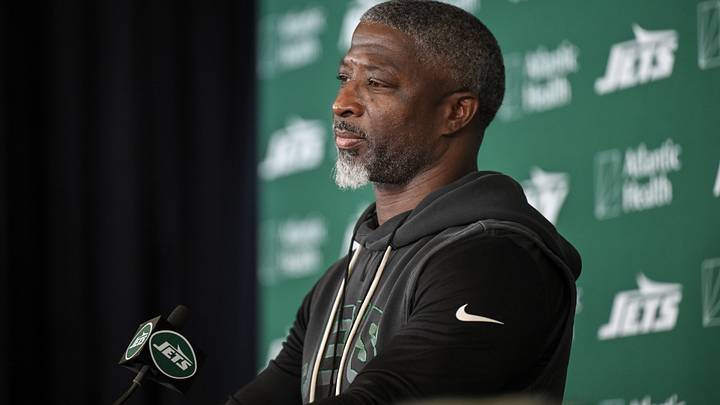 Jets HC Aaron Glenn would've loved to see a certain offensive lineman added to the roster. Instead, he'll watch said player suit up for the rival Dolphins. Jets HC Aaron Glenn would've loved to see a certain offensive lineman added to the roster. Instead, he'll watch said player suit up for the rival Dolphins.