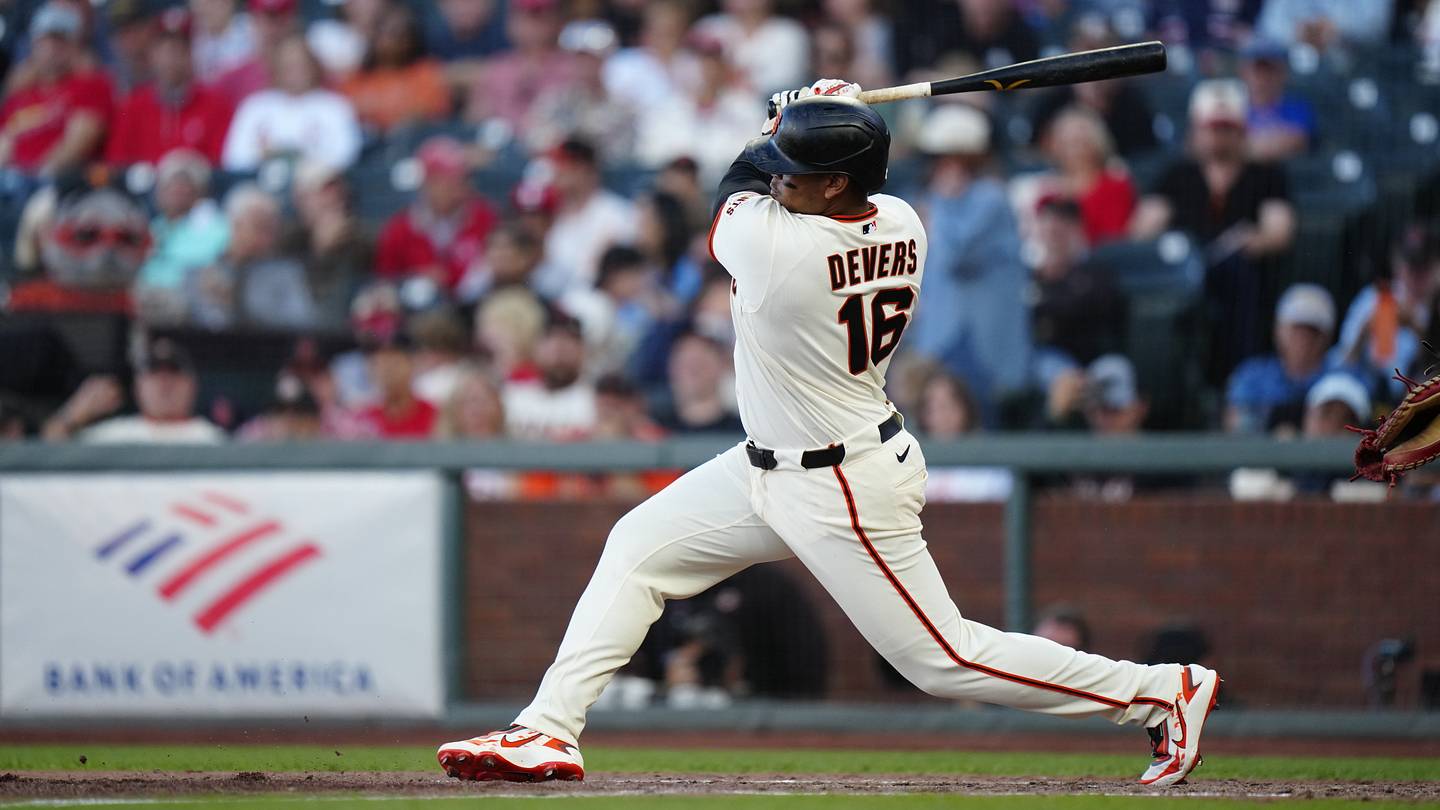 Rafael Devers' breakout with Giants reminds fans how good he'd look with the Red Sox