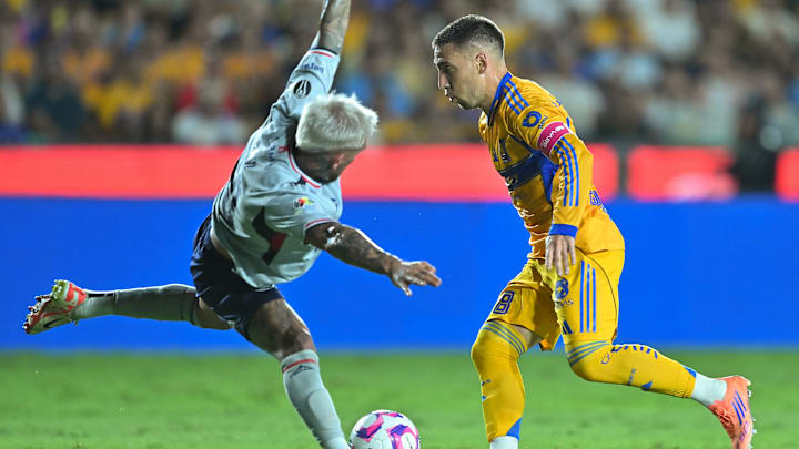 Tigres UANL v Cruz Azul - Torneo Apertura 2025 Liga MX