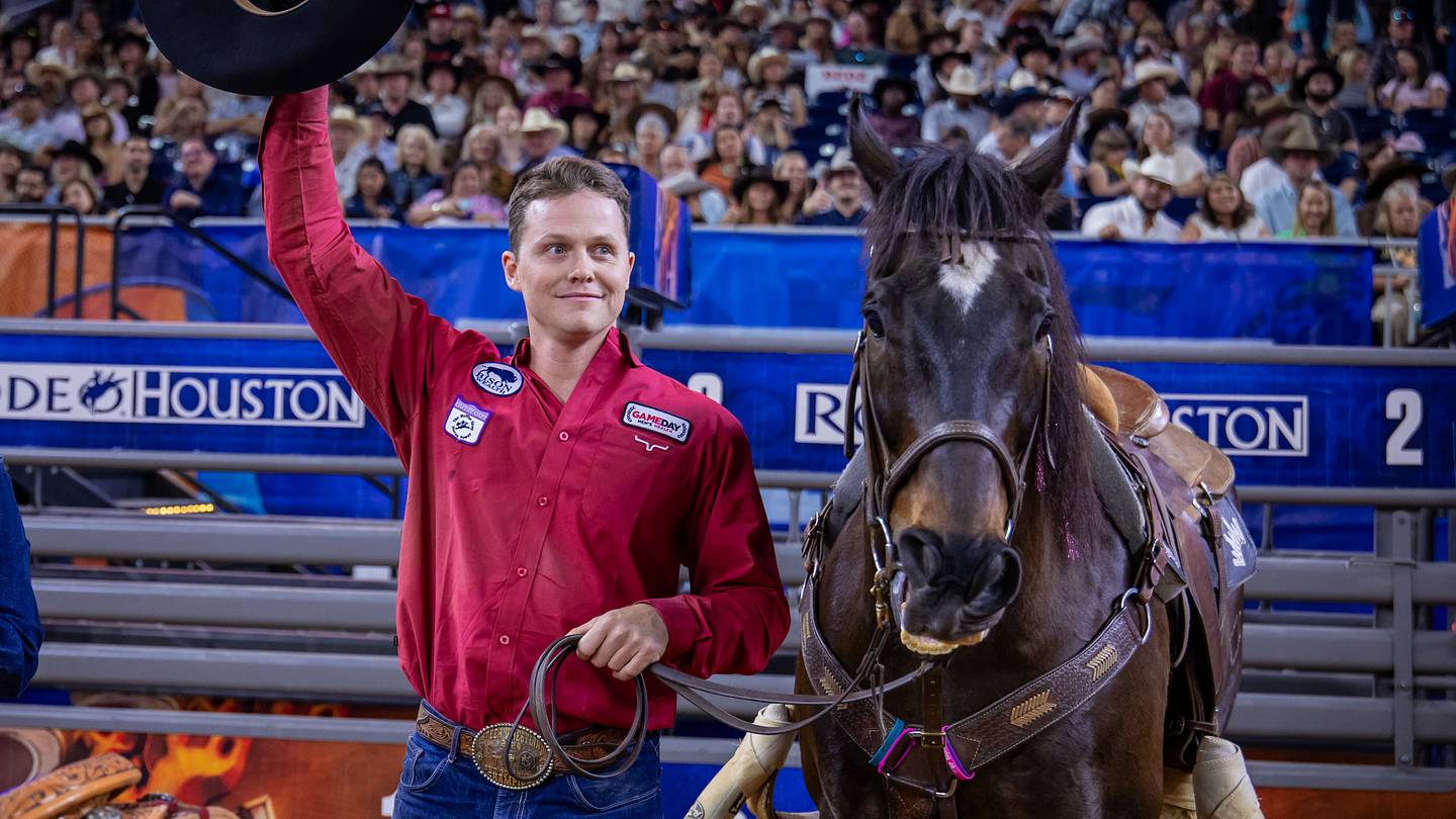 Holden Myers Climbs to No. 2 in World Standings As First NFR Comes Into Focus