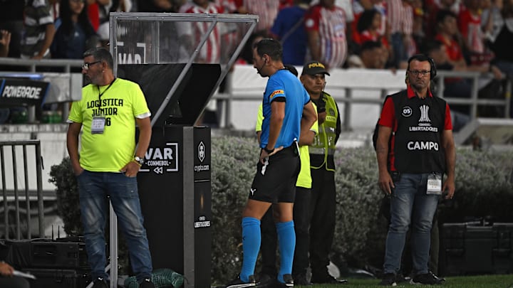 Arbitragem terá nova tecnologia inédita envolvendo clubes brasileiros