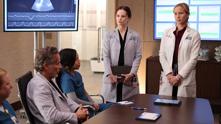 CHICAGO MED -- "Blurred Lines" Episode 1004 -- Pictured: (l-r) Sarah Ramos as Dr. Caitlin Lenox, Jessy Schram as Dr. Hannah Asher