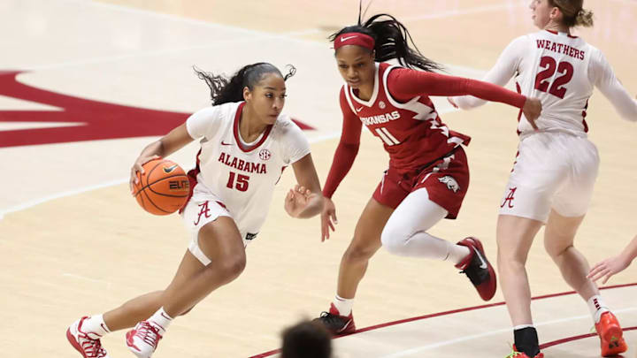Alabama women's basketball guard Ta'Mia Scott in action against Arkansas.