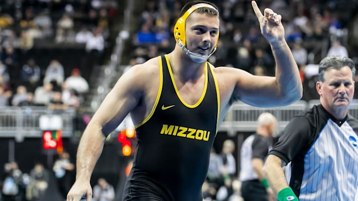Mar 21, 2024; Kansas City, MO, USA; Zach Elam of Missouri celebrates his victory over Josiah Hill of Little Rock during the Men’s Division I NCAA Wrestling Championships at T-Mobile Center. Mandatory Credit: Nick Tre. Smith-Imagn Images Mar 21, 2024; Kansas City, MO, USA; Zach Elam of Missouri celebrates his victory over Josiah Hill of Little Rock during the Men’s Division I NCAA Wrestling Championships at T-Mobile Center. Mandatory Credit: Nick Tre. Smith-Imagn Images