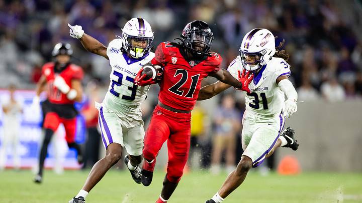 San Diego State Aztecs running back Javion Kinnard (21).