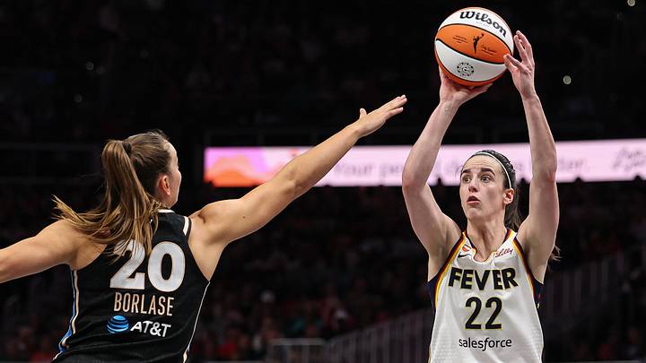 Aug 16, 2026; Atlanta, Georgia, USA; Indiana Fever guard Caitlin Clark (22) shoots against Atlanta Dream guard Isobel Borlase (20) during the first quarter at State Farm Arena. Mandatory Credit: Colin Hubbard-Imagn Images