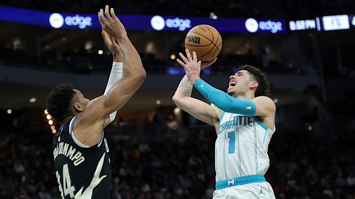 Charlotte Hornets v Milwaukee Bucks