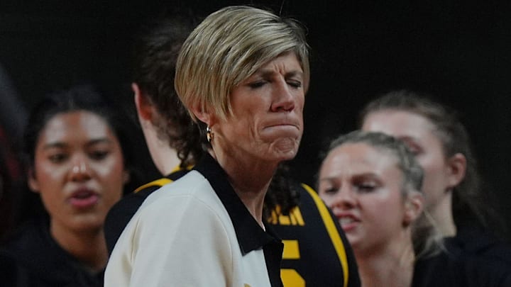 Iowa Hawkeyes women' basketball head coach Jan Jensen