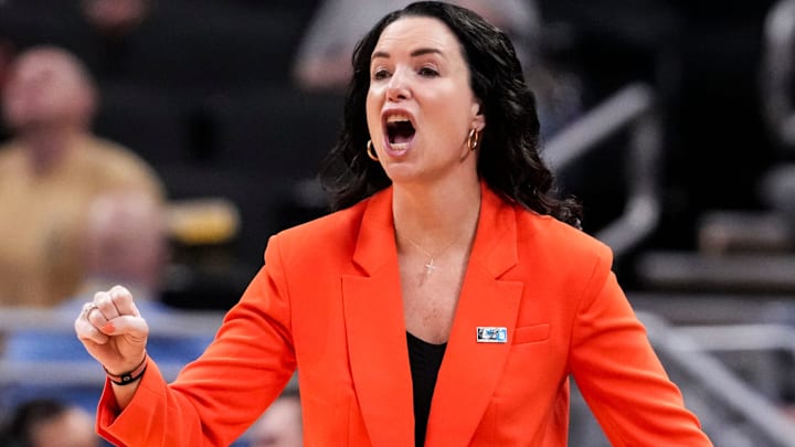 Illinois Fighting Illini head coach Shauna Green calls out to her team Friday, March 6, 2026, during a Big Ten women's basketball tournament game at Gainbridge Fieldhouse in Indianapolis. Illinois Fighting Illini head coach Shauna Green calls out to her team Friday, March 6, 2026, during a Big Ten women's basketball tournament game at Gainbridge Fieldhouse in Indianapolis.
