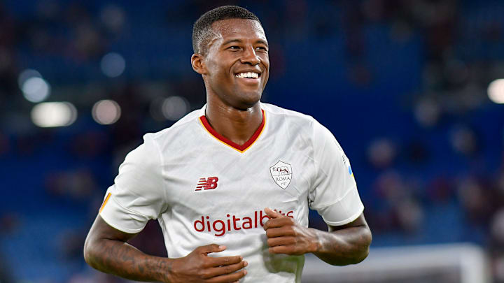Wijnaldum se lesionou durante treino da Roma; meio-campista pode ficar fora da próxima Copa do Mundo.