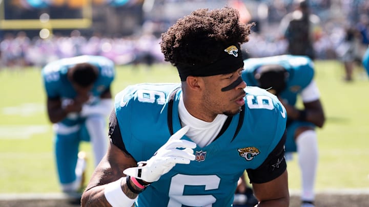 Jacksonville Jaguars cornerback Greg Newsome II (6) kneeled to pray before the start of the game against the Seattle Seahawks in an NFL football game at EverBank Stadium, Sunday, Oct. 12, 2025, in Jacksonville, Fla. [Doug Engle/Florida Times-Union]