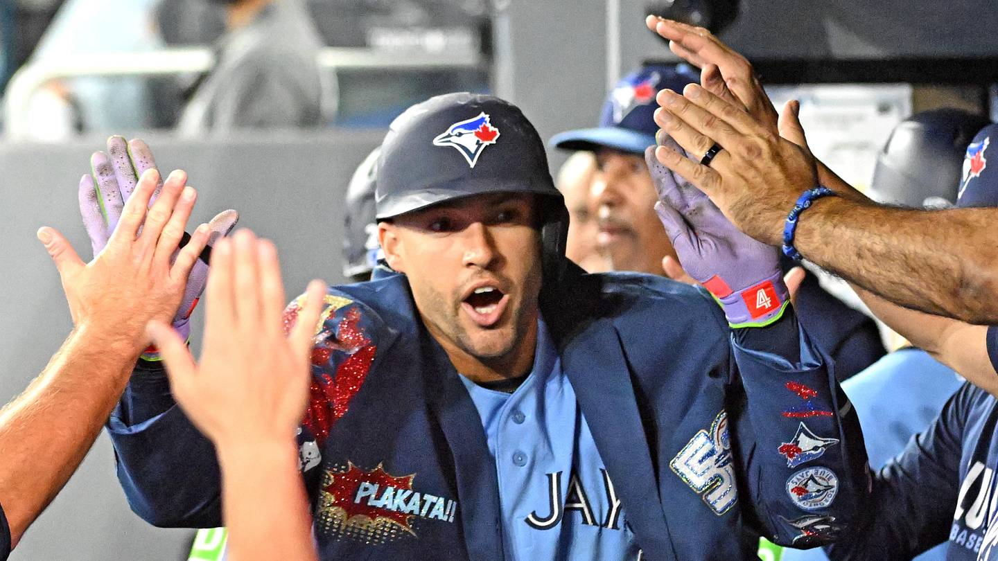 2 complicated Blue Jays roster pieces that might be tough to sell at trade deadline