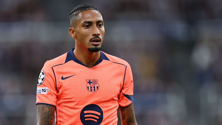 Com lesão na coxa direita, Raphinha é desfalque de peso no Barcelona