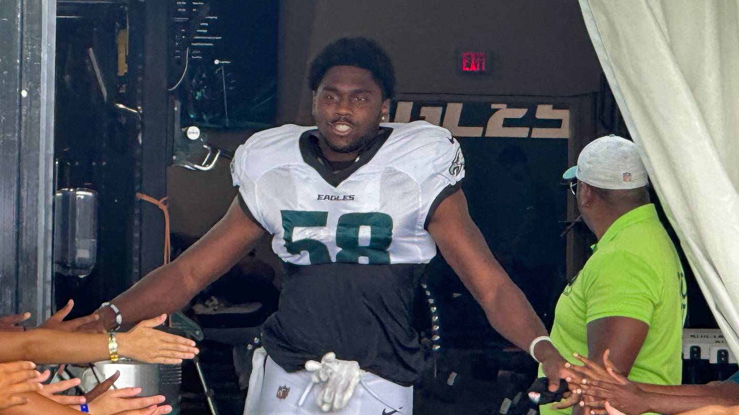 Eagles Jalyx Hunt: OLB Climbs To No. 15 After Historic Season