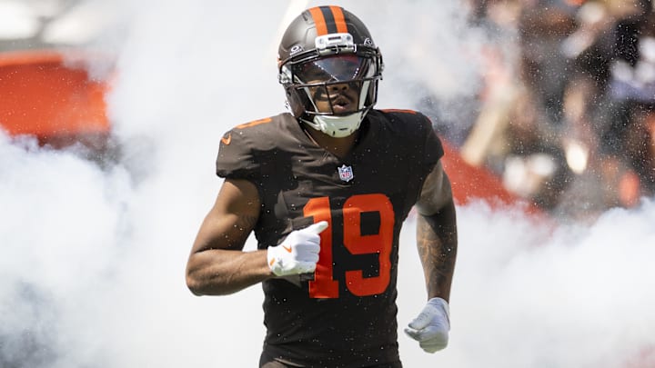 Sep 21, 2025; Cleveland, Ohio, USA; Cleveland Browns wide receiver Cedric Tillman (19) runs onto the field during player introductions before the game against the Green Bay Packers at Huntington Bank Field. Mandatory Credit: Scott Galvin-Imagn Images