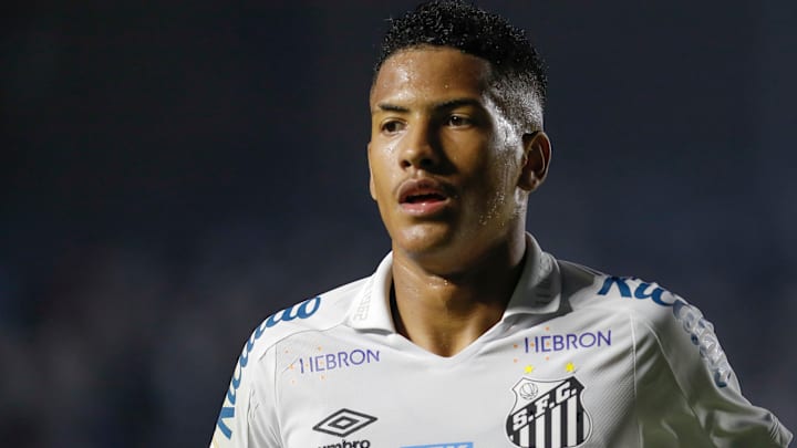 Angelo deve formar o ataque com Soteldo e Marcos Leonardo