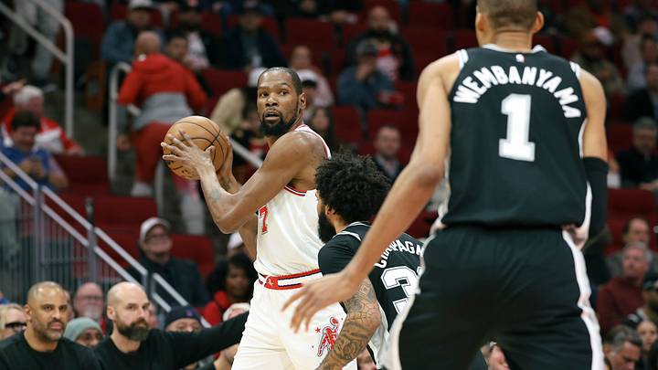 Jan 28, 2026; Houston, Texas, USA; Houston Rockets forward Kevin Durant (7) controls the ball during the first quarter against the San Antonio Spurs at Toyota Center. Mandatory Credit: Troy Taormina-Imagn Images Jan 28, 2026; Houston, Texas, USA; Houston Rockets forward Kevin Durant (7) controls the ball during the first quarter against the San Antonio Spurs at Toyota Center. Mandatory Credit: Troy Taormina-Imagn Images