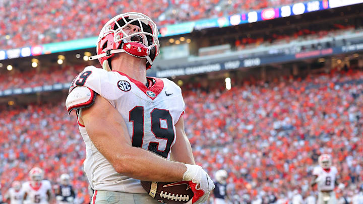 Georgia tight end Brock Bowers (19)
