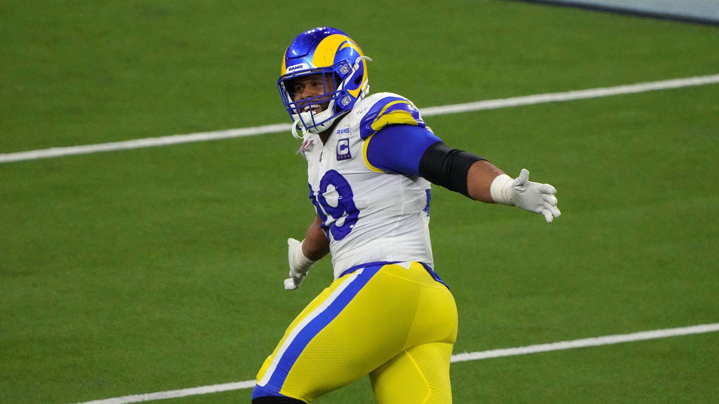 Aaron Donald si prepara a decidere se tornare ai Rams dopo un ritorno in vista
