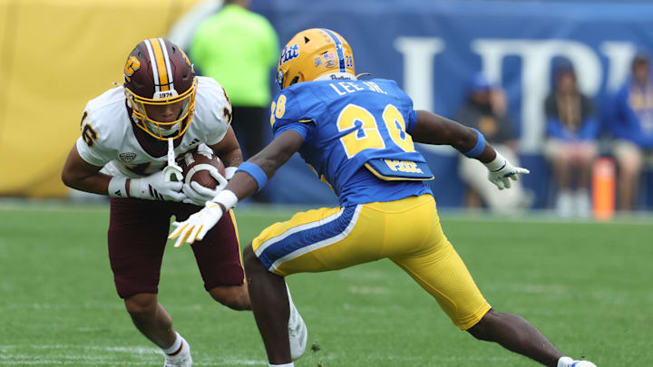 Sep 6, 2025; Pittsburgh, Pennsylvania, USA; Central Michigan Chippewas wide receiver Nasir Williams (16) runs after a catch against Pittsburgh Panthers defensive back Shawn Lee Jr. (28) during the third quarter at Acrisure Stadium. Mandatory Credit: Charles LeClaire-Imagn Images Sep 6, 2025; Pittsburgh, Pennsylvania, USA; Central Michigan Chippewas wide receiver Nasir Williams (16) runs after a catch against Pittsburgh Panthers defensive back Shawn Lee Jr. (28) during the third quarter at Acrisure Stadium. Mandatory Credit: Charles LeClaire-Imagn Images