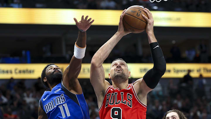 Nikola Vucevic shoots the basketball