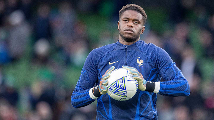Brice Samba devrait être titulaire ce vendredi