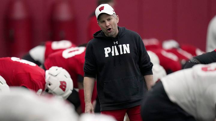 Wisconsin defensive coordinator Mike Tressel. Wisconsin defensive coordinator Mike Tressel.