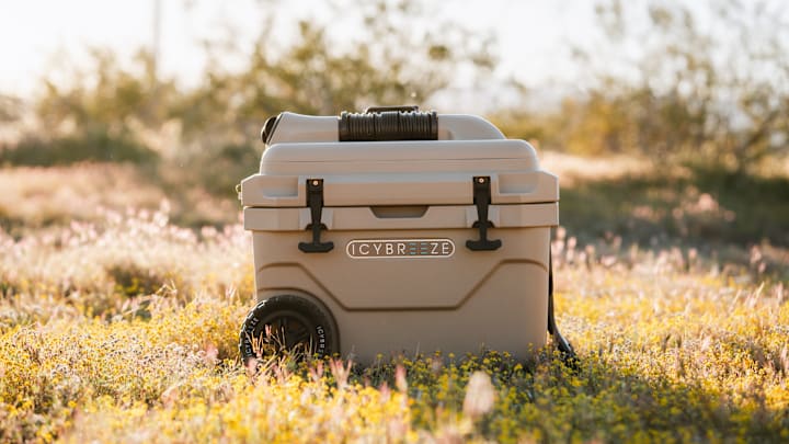 IcyBreeze’s Ultimate cooler—a hybrid cooler, portable AC unit and misting fan. Image courtesy IcyBreeze