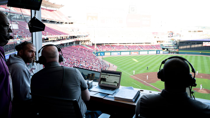 Cincinnati Reds live television broadcast of the Cincinnati Reds with Barry Larkin and John Sadak