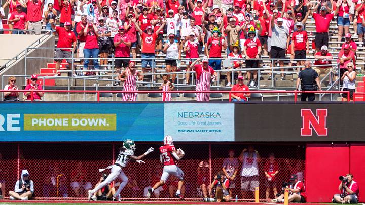 Mekhi Nelson scores during the fourth quarter of Saturday's scorching-hot opening game against the Ohio Bobcats.