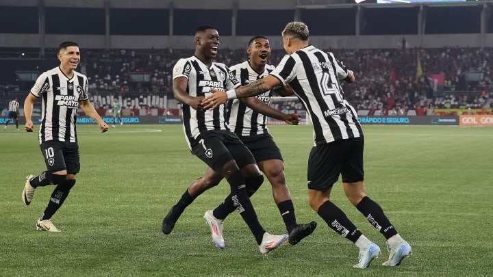 Botafogo foi o grande time da rodada, com goleada sobre o Flamengo Botafogo foi o grande time da rodada, com goleada sobre o Flamengo