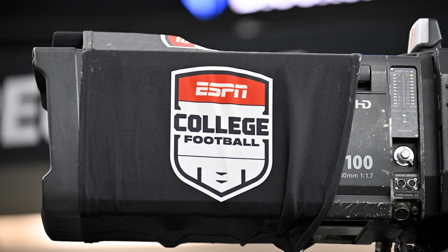 College Football's No. 1 Recruit Remains in Touch With Four Programs