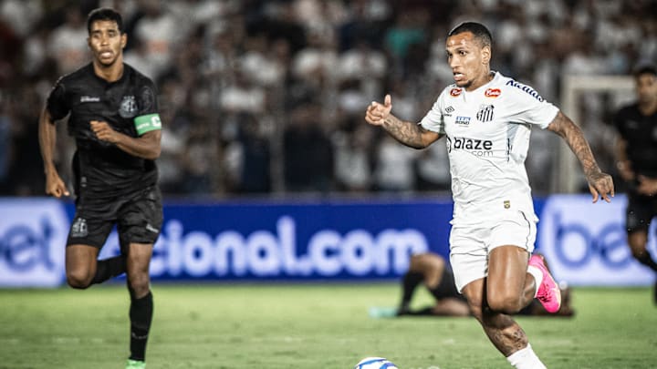 Otero recuperou espaço no time do Santos