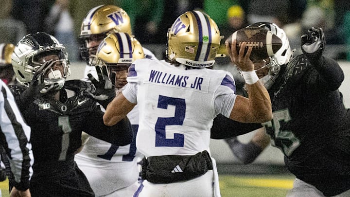 Oregon sent Derrick Harmon and Jordan Burch into the first three rounds of the NFL draft, but there's lots of talent left in the defensive line room.