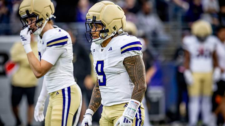 Jacob Manu awaits the next play in the UW Spring Game. Jacob Manu awaits the next play in the UW Spring Game.