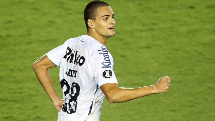 Defensor atuou em 14 partidas como titular, foi substituído em apenas uma delas e recebeu três cartões amarelos