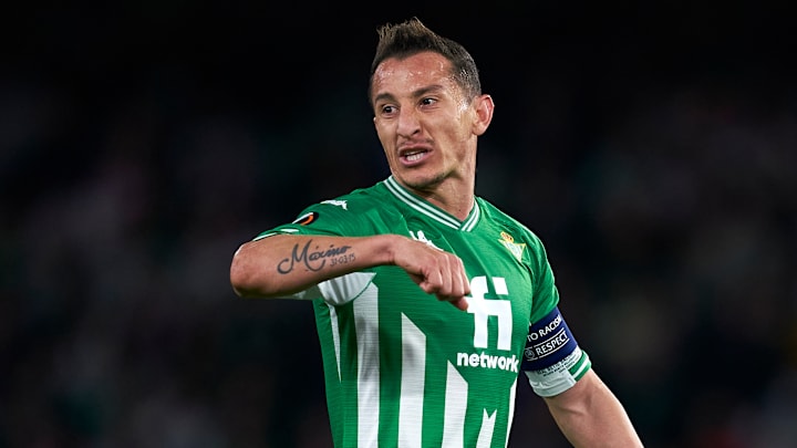 Andrés Guardado juega con el Real Betis en La Liga