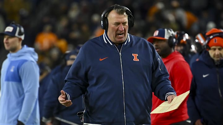 Dec 30, 2025; Nashville, TN, USA; Illinois Fighting Illini head coach Bret Bielema yells against the Tennessee Volunteers during the second half at Nissan Stadium. Mandatory Credit: Steve Roberts-Imagn Images Dec 30, 2025; Nashville, TN, USA; Illinois Fighting Illini head coach Bret Bielema yells against the Tennessee Volunteers during the second half at Nissan Stadium. Mandatory Credit: Steve Roberts-Imagn Images